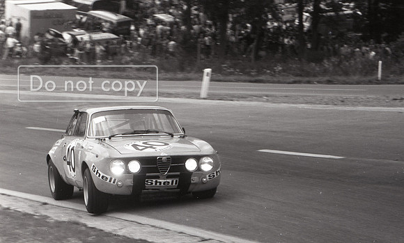 Nino Vaccarella / Berger Autodelta Alfa Romeo 2000 GTAm