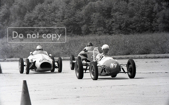 Racing   273
