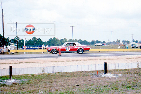 Bud More Mercury Cougar #15 Sebring 4 Hours 1967 Driven by Parnelli Jones #15 Gulf Sign Corner