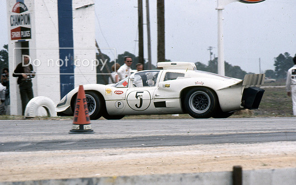 Chapparal 2D Bob Jennings & Bob Johnson Sebring 12 Hours 1967 #5