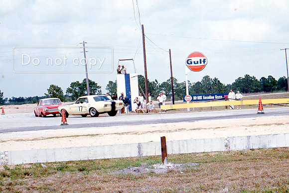 Ford Mustang Gerry Titus v Ford Lotus Cortina Alan Moffit Sebring 4 Hours 1967